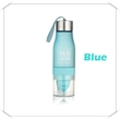 Kép 2/9 - H2O 650ml-es BPA mentes műanyag kulacs gyümölcs facsaróval kék színben